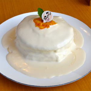 紅茶ソースときよみジャムのパンケーキ