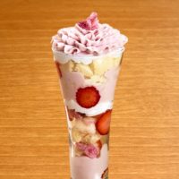 4月の新作は桜のパフェとインパクト大なハンバーグパンケーキ！