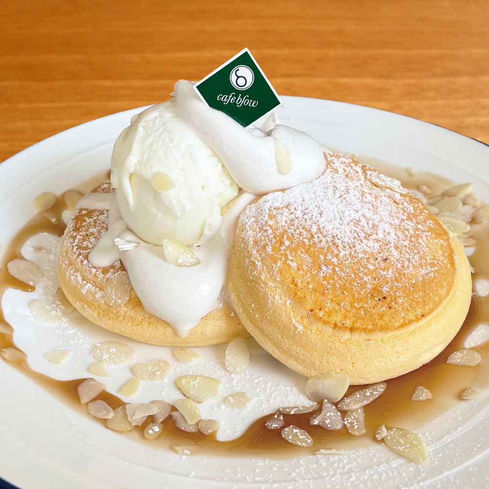 7月の新作は塩キャラメルパンケーキとチョコミントのテイクアウトパンケーキ等が登場 大阪のパンケーキカフェ Cafeblow