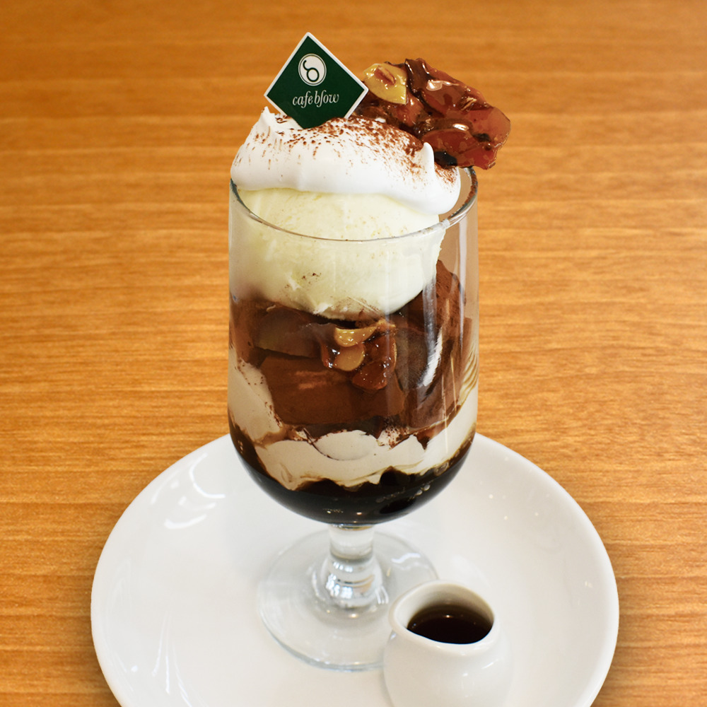 5月の新作は コーヒーゼリーアフォガードパンケーキパフェ と クッキー チョコクリームざくざくパンケーキ の2品です 大阪のパンケーキカフェ Cafeblow