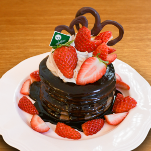 いちごと濃厚ショコラのバレンタインパンケーキ